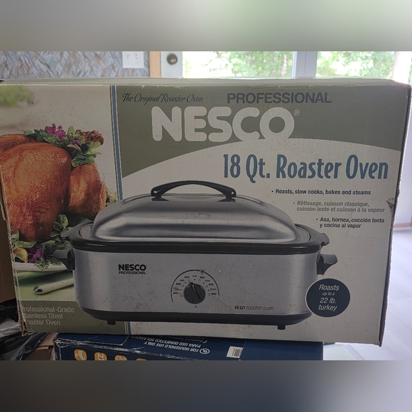 Nesco 18 Qt Roaster Oven in Silver and Black - Picture 1 of 1